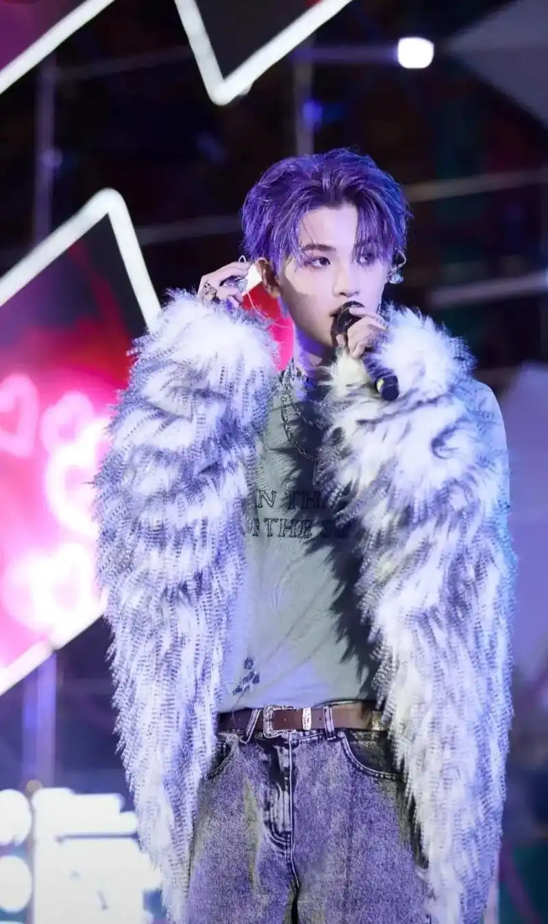 黄明昊图片大全 - 抖音