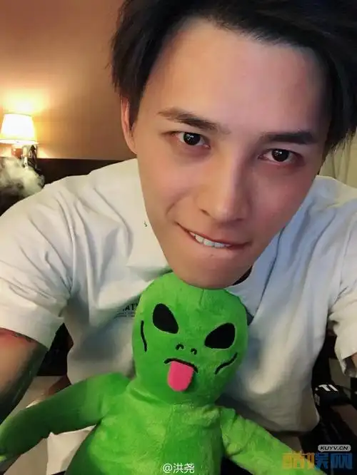 洪尧,中国内地明星,明星洪尧生活照写真