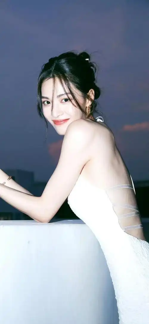 人间妖娆精灵钟楚曦