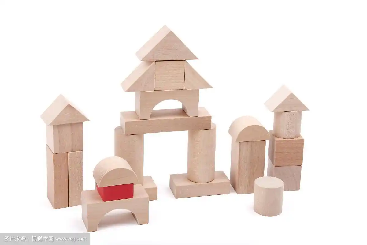 积木摆出的几何图形