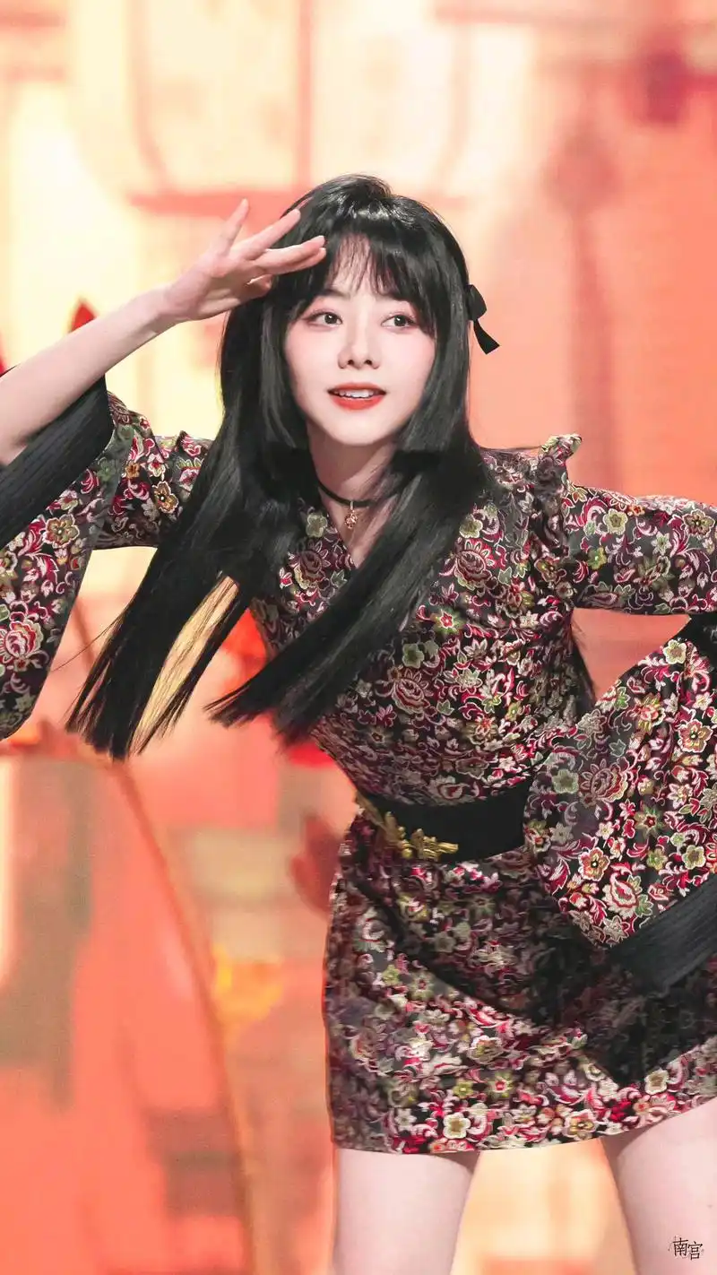 精美图集|谭松韵娇俏如花,少女感十足