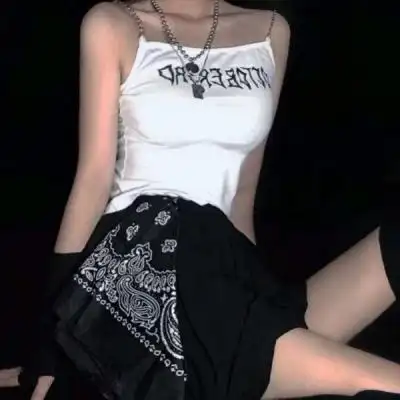 锁骨妩媚社会女头像,女生头像图片-回车桌面