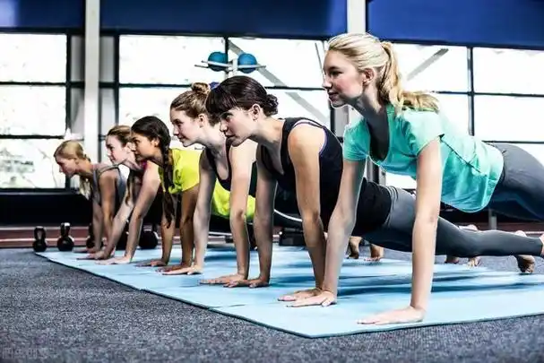 核心训练有哪些动作(7个动作提升核心力量)