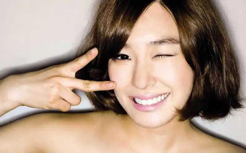 韩国美女黄美英长发气质妩媚动人写真(一)_美女明星_美桌网