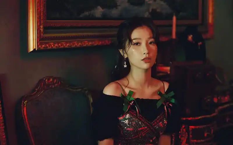 虞书欣性感复古写真桌面壁纸