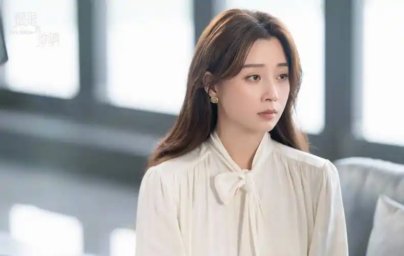 殷桃《耀眼的你啊》今日收官 新剧《小夫妻》热拍引期待_康子由_生活