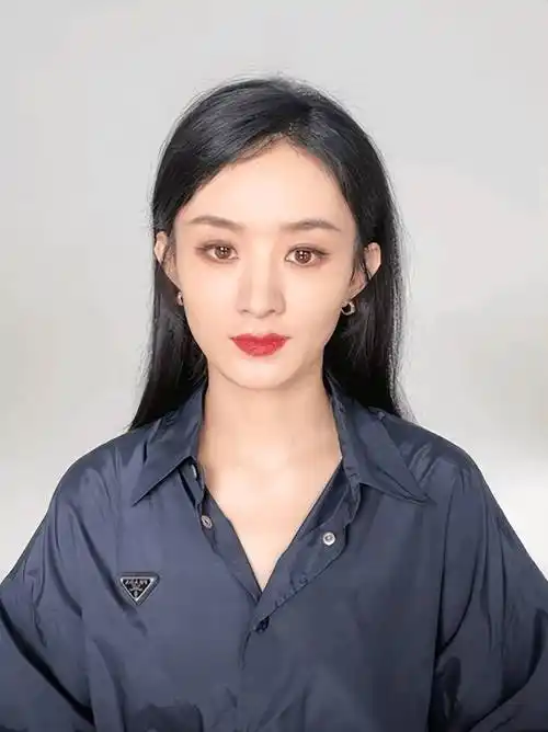 赵丽颖直播真实容颜曝光,像孙俪又像杨幂,果然美女长得都差不多_剧中