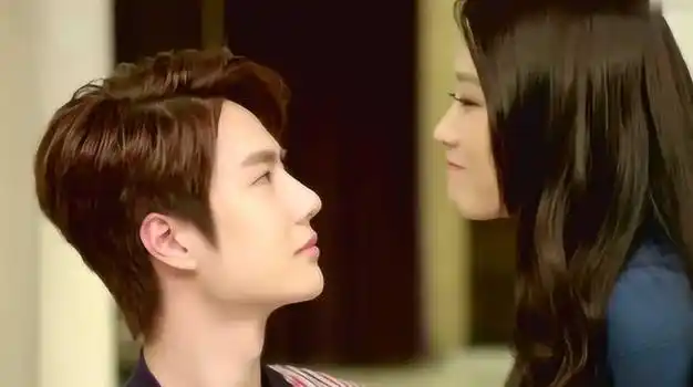 不要再替王一博感到遗憾了,事实上,他已走上男演员的另一条大道|肖战