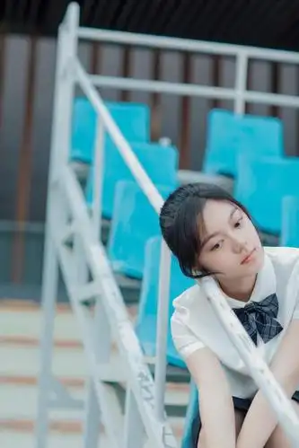 赵今麦晒毕业校服写真穿衬衫百褶裙戴蝴蝶结领结清纯如初恋