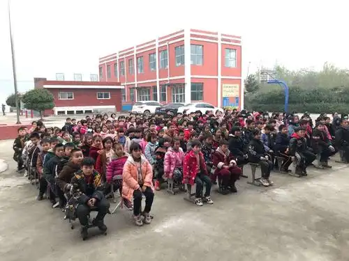 裴桥镇李阁小学期中表彰大会