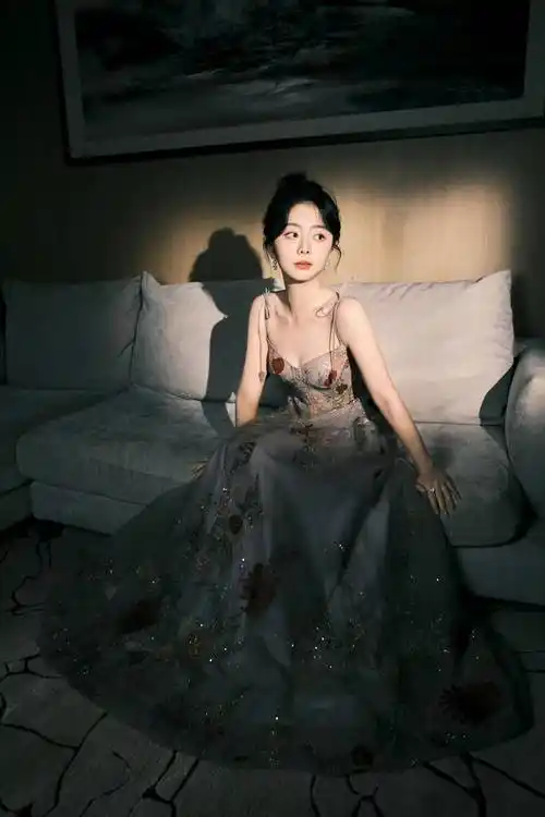 女明星谭松韵写真剧照:俏丽可爱,靓丽青春