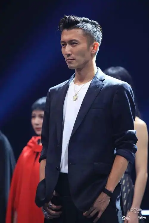 谢霆锋终结四大天王时代,当年他到底有多火