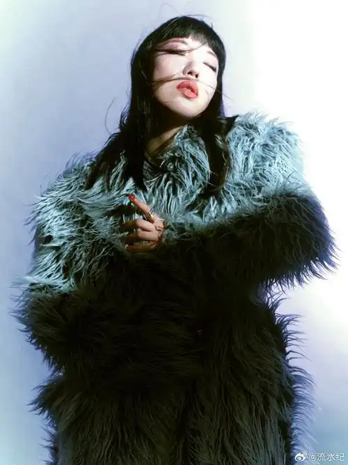 吴莫愁《化作风去远方》mv终于即将跟大家见面了,先来一波全新写真