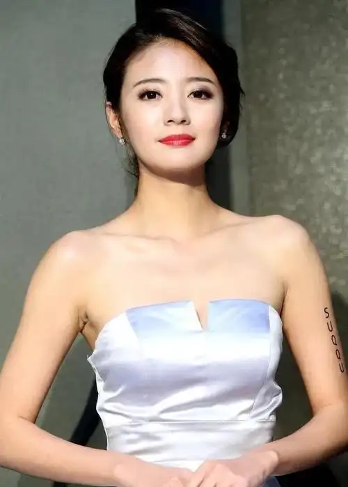 安以轩绝美照片