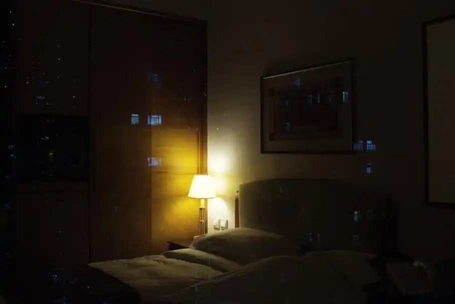 有很多人不敢一个人睡,也有很多人要开着灯睡,在快节奏的现在,哪里最