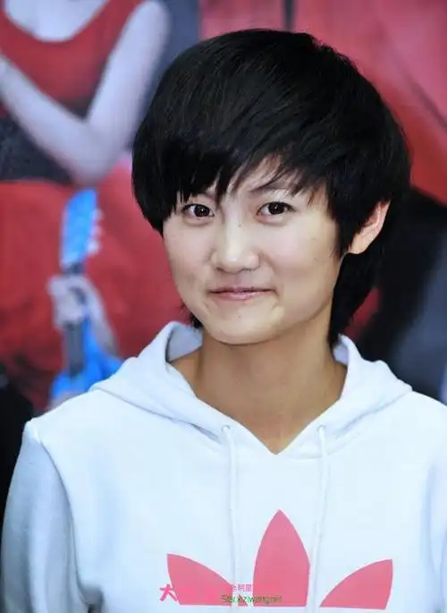 获得了2011年快乐女声年度总冠军的段林希,因此出道娱乐圈,不仅是总