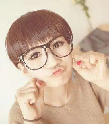 蘑菇头短发怎么扎辫子短发蘑菇头辫子发型图片