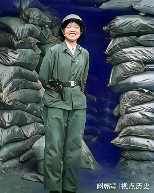 不爱红妆爱武装,对越自卫反击战中女兵的历史旧照|演兵场_网易订阅