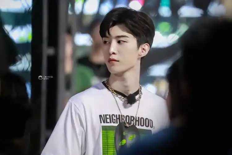 2020范丞丞《720潮流主理人》录制_高清图片大全-爱豆app