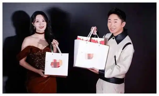 明星_杨幂_王嘉尔