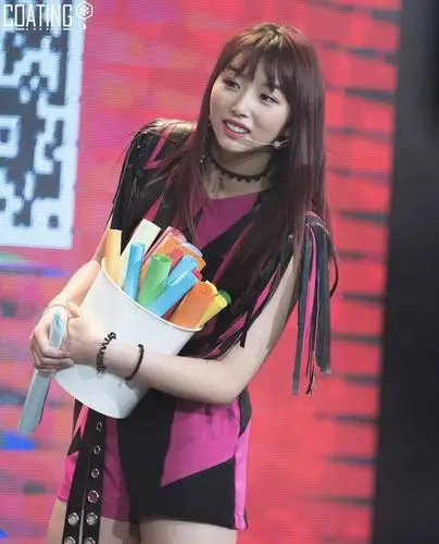 孔雪儿旧照 笑容老可爱点点婴儿肥,从小美大到!