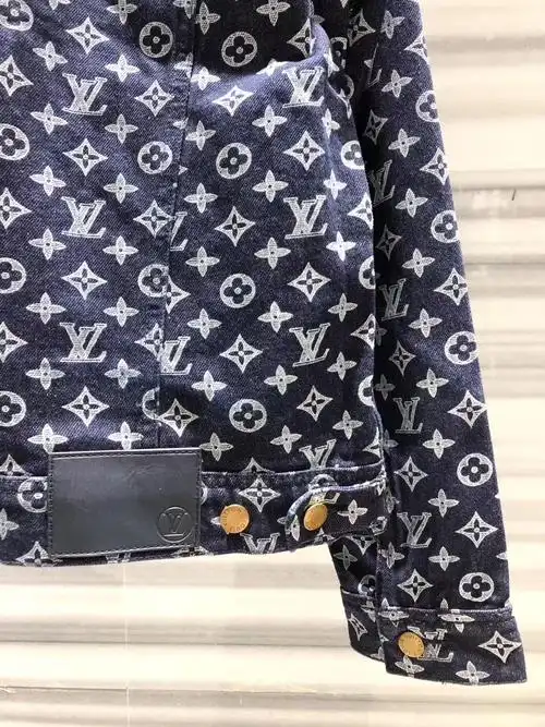 2018/09/20 lv 经典logo老花牛仔外套原单品质版型品质无可挑剔这种好