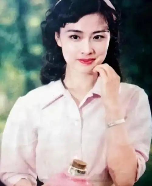 赵娜一嫁演员祝延平二婚杜淳的父亲杜志国如今与儿子相依为命