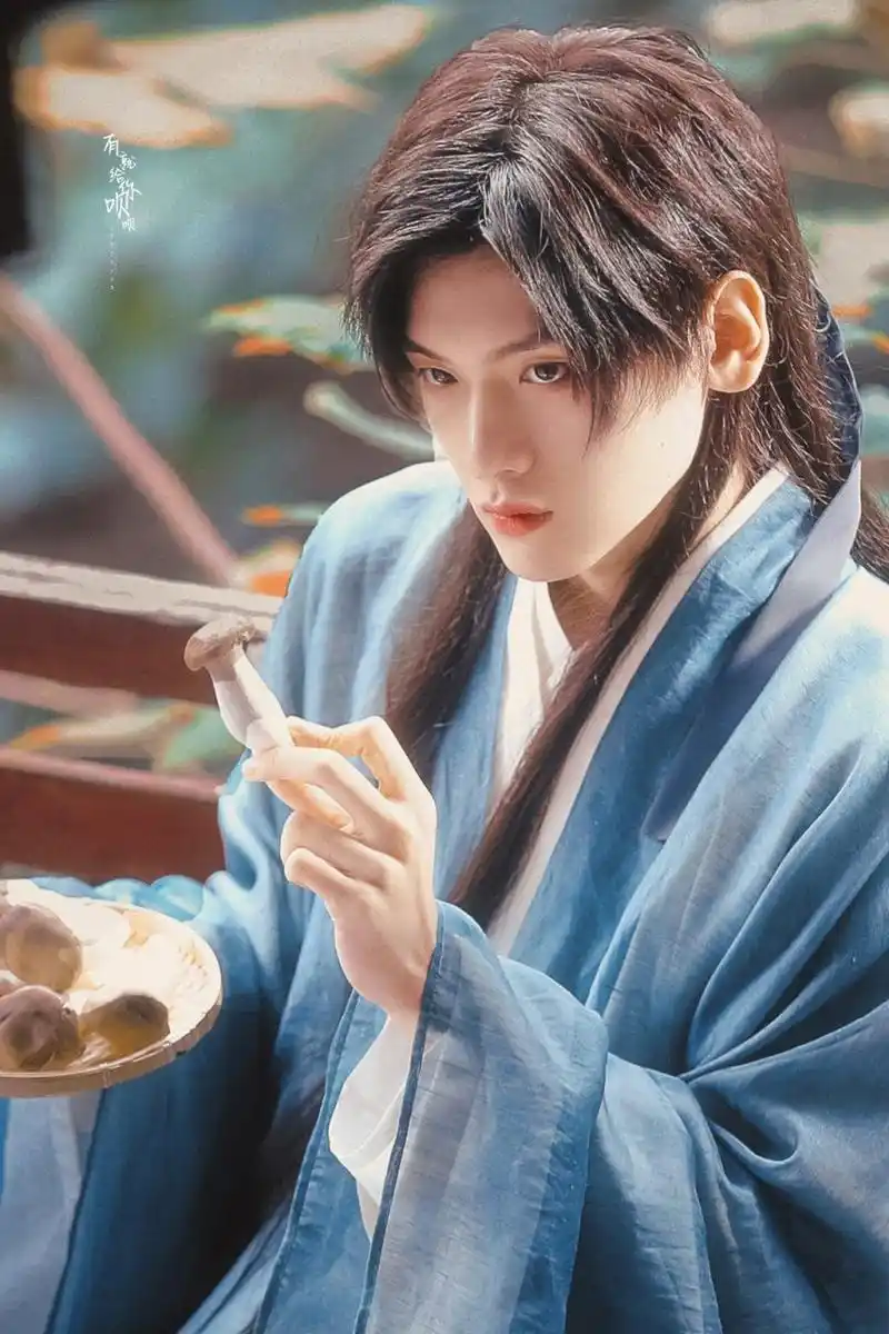 [心]@翟潇闻 @翟潇闻 确认过了,古装的@翟潇闻 =人间仙子[爱你][爱你]