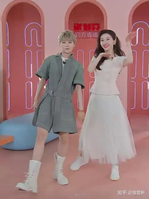 如何看待6月29日刘雨昕和景甜在"景甜直播"中的表现? - 知乎
