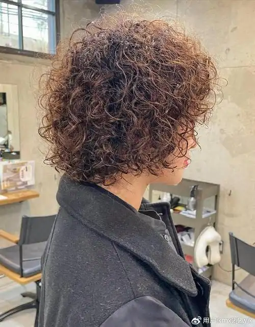 女人想变美,不要错过全头烫,不论脸大脸小都适合|烫发|发型|卷曲度