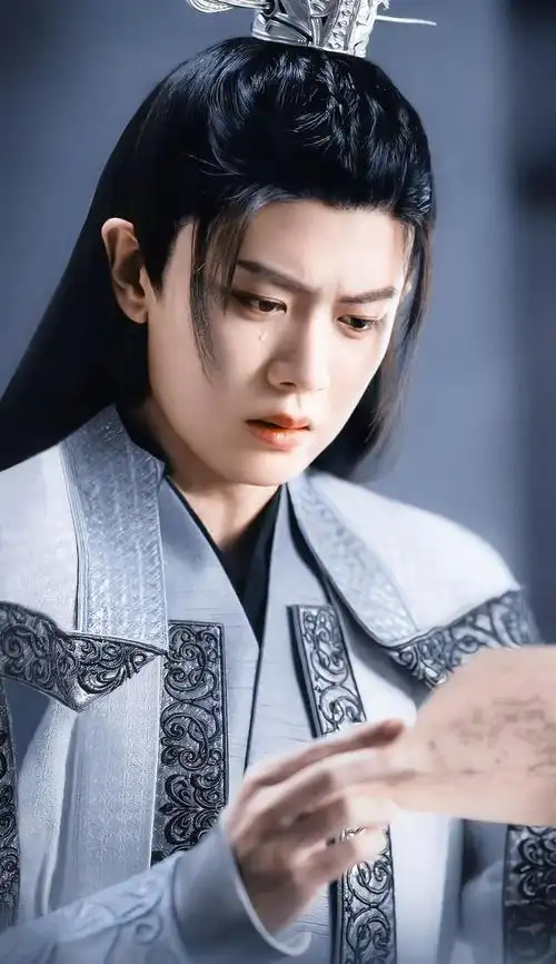 240216任嘉伦的古风魅力引发粉丝无限热情与赞颂