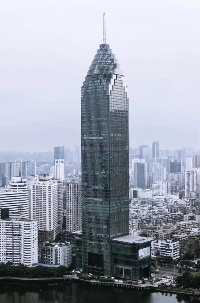 武汉摩天大楼/民生银行大厦办公楼/定制装.#创作灵感 武汉甲 - 抖音