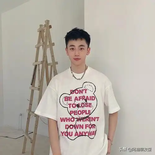 男生过了18岁,别盲目剪发型,今夏剪这3款,凉快帅气又显精神