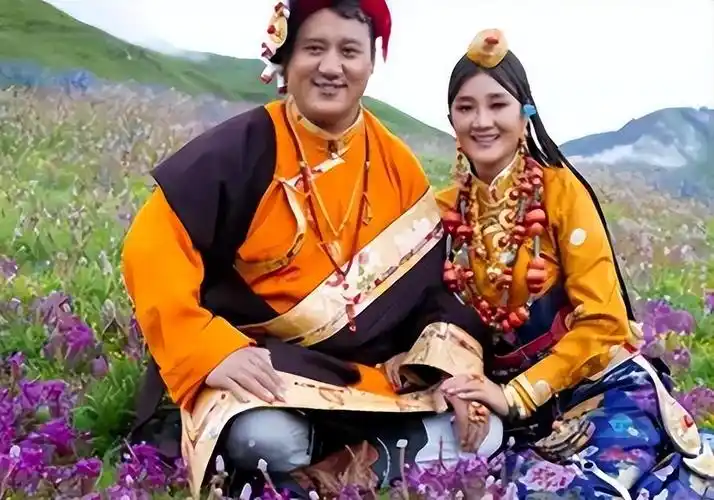 回顾歌手降央卓玛因丈夫高颜值倒追婚后生3胎如今怎么样了