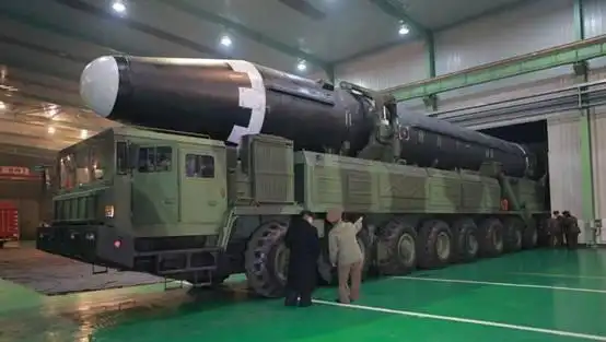 牛逼朝鲜成功发射火星15洲际导弹射程一万公里