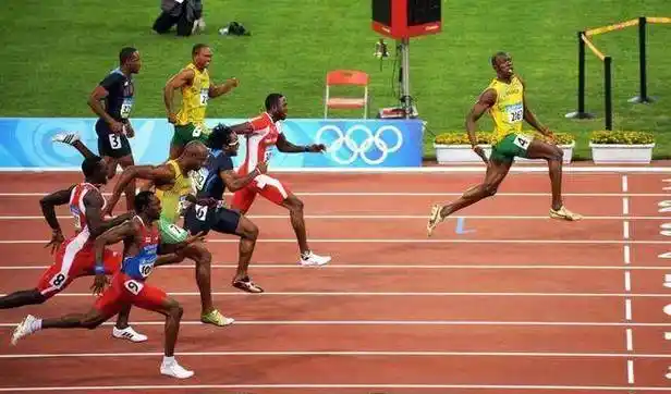 百米"飞人"博尔特:退役后4年生3孩,400万美元年薪能领一辈子_比赛