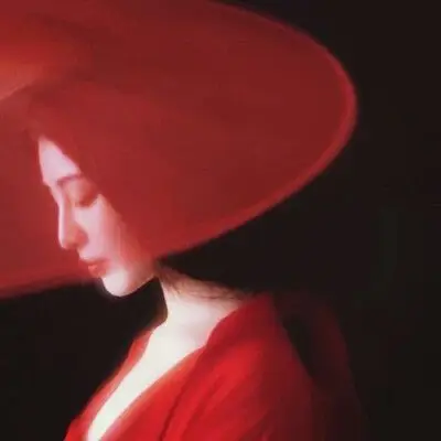 女生古风红色头像