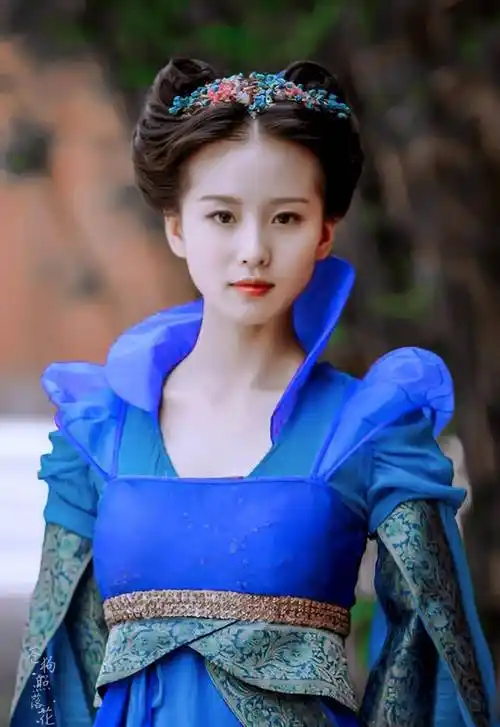 刘诗诗早期照片好清纯,绝对的气质女神,同款淡雅妆容更让人着迷_step