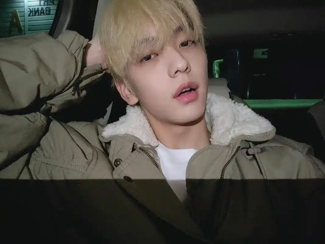 南韩爱豆自拍天花板.24张自拍带你认识崔秀彬#崔秀彬 #tx - 抖音