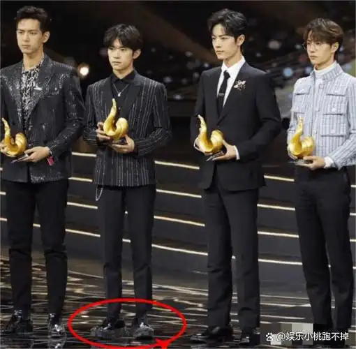 看脸是"神颜"男星,一看身材五五分,杨洋,张艺兴都中招?