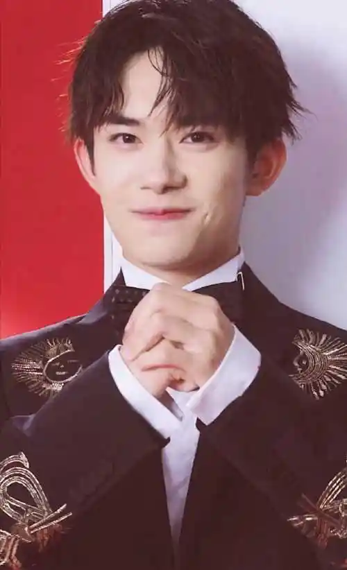 易烊千玺八字纹王俊凯八字王源八字易烊千玺八字易烊千玺解析风水