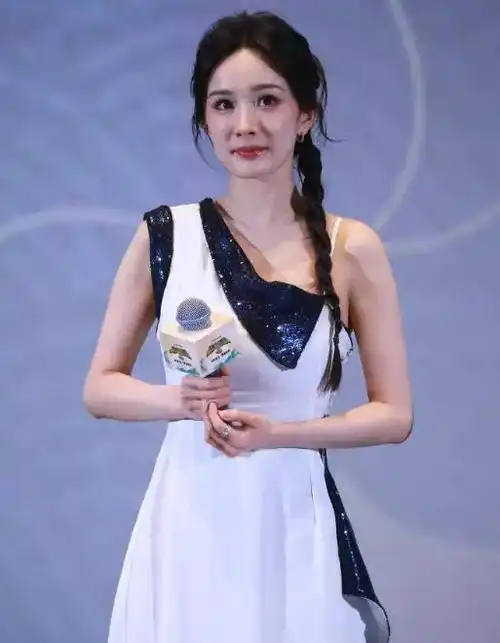 37岁杨幂对比36岁赵丽颖骨相老去和皮相老去的差距一目了然