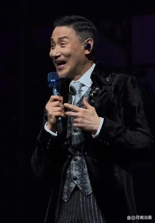 何鸿燊三房捧场张学友演唱会,陈婉珍沉浸其中,何猷启在现场睡着