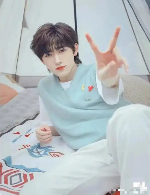 宋亚轩绝美照片每天更新一几张小海螺快来