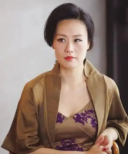 中文名:陈冲,外文名:joan chen,别名:冲姨,冲姐,国籍:美国,民族:汉族