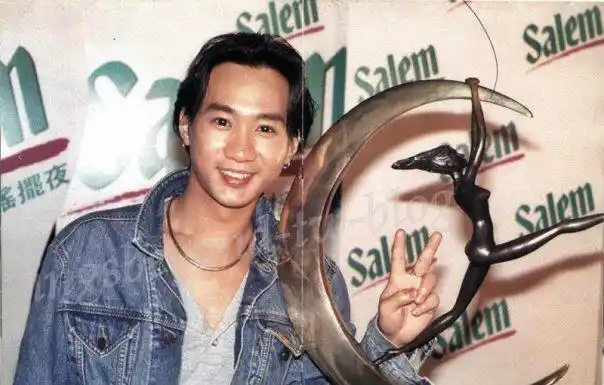 资深乐迷收藏的beyond早期黄家驹罕见照片(上)