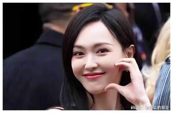在娱乐圈的璀璨星空中,唐嫣的名字如一颗璀璨的星星,熠熠生辉.