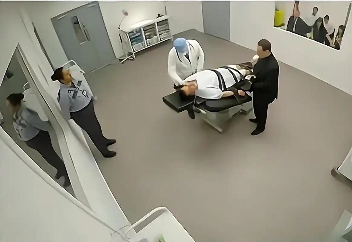 纪实:美国注射死刑失败现场,犯人痛不欲生,家人抱头痛哭!