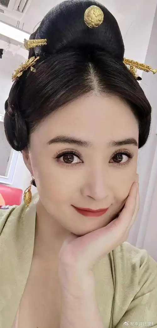 蒋欣出镜国家宝藏穿古装扮美人身材清瘦好多圆脸变鹅蛋脸