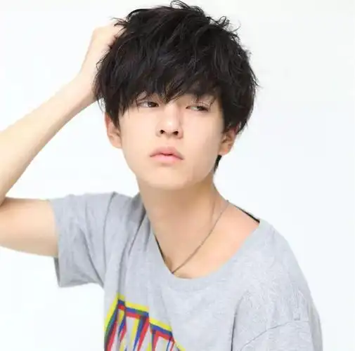 男生日系清新发型推荐,文艺范十足!